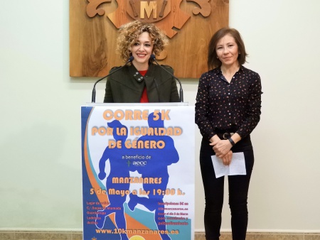 Beatriz Labián y Carmen Ruiz en la presentación de la carrera 5k