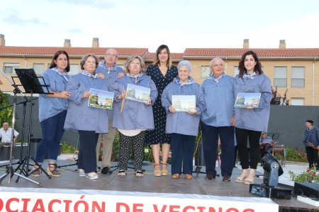 Foto conjunta con las personas galardonadas