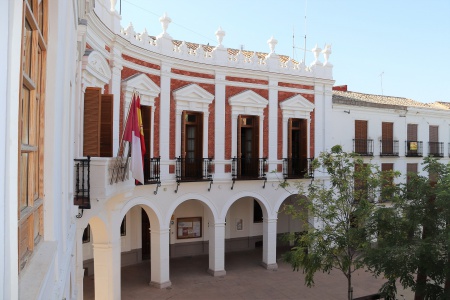 Fachada del Ayuntamiento de Manzanares