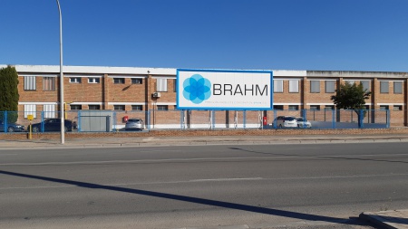 Exterior de la fábrica de Brahm en Manzanares