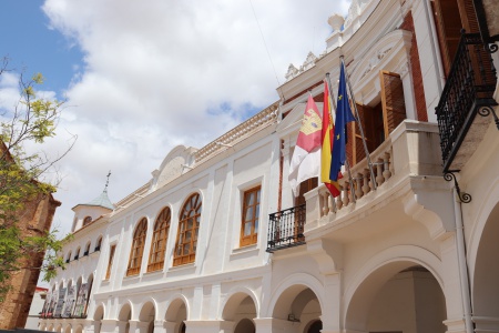 Fachada del Ayuntamiento de Manzanares