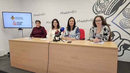 Prado Zúñiga junto al Equipo de Familia de Servicios Sociales