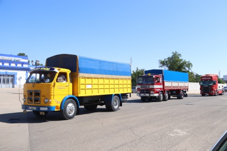 Dos Pegaso clásicos en la procesión de San Cristóbal 2024