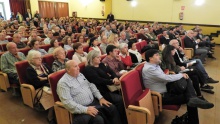 El publico llenó el salón de actos de la Casa de Cultura