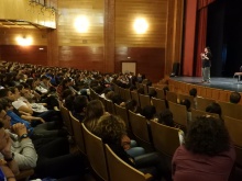 Beatriz Labián y Pamela Palenciano al inicio de 'No sólo duelen los golpes'