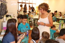 Visita de Beatriz Labián al servicio municipal de conciliación en vacaciones