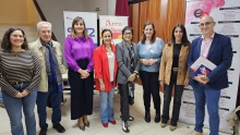 Las concejalas Prado Zúñiga e Isabel Díaz-Benito junto a Anna Bosch, miembros de la EC y la diputada provincial Irene Ruiz