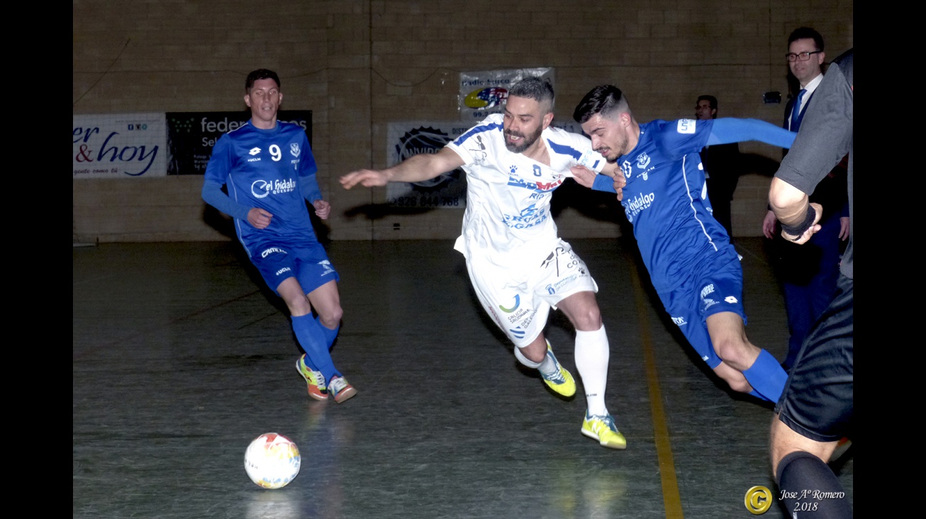 Lance del partido entre el Manzanares y el Noia