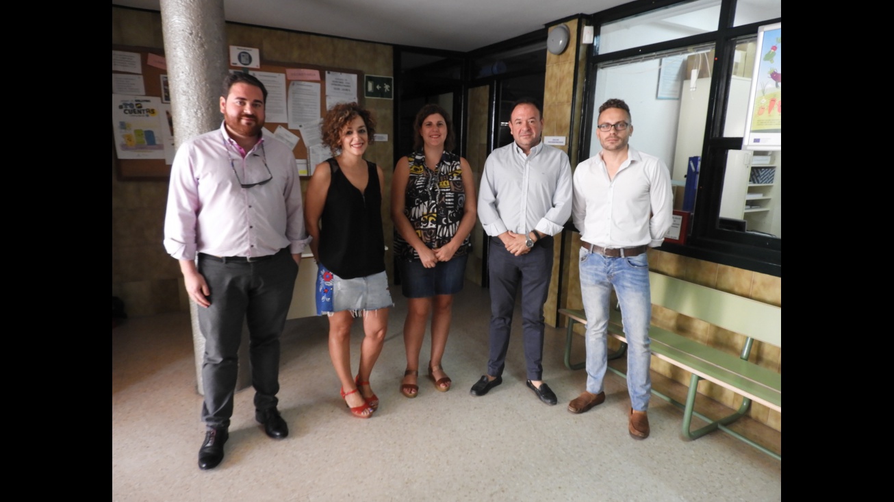 Representantes del Equipo de Gobierno visitan a primera hora de la mañana los centros educativos 