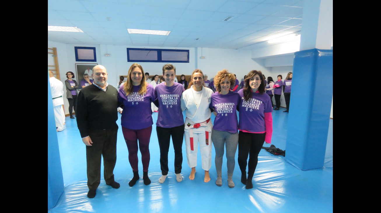 Taller de autodefensa femenina