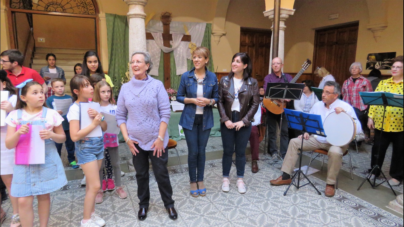 Maribel Ruiz agradece la participación en las Rondas y Cruces de Mayo 2019