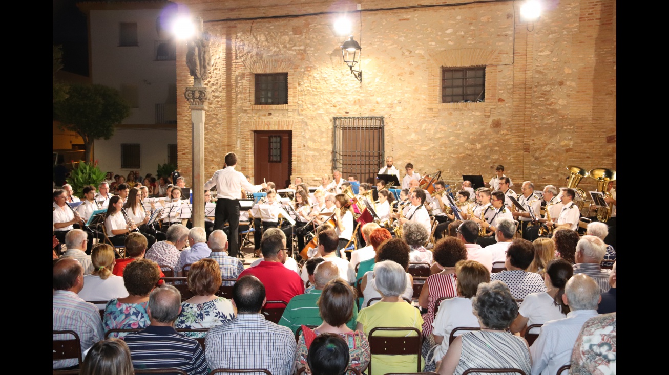 Concierto de pasodobles en la última noche de feria