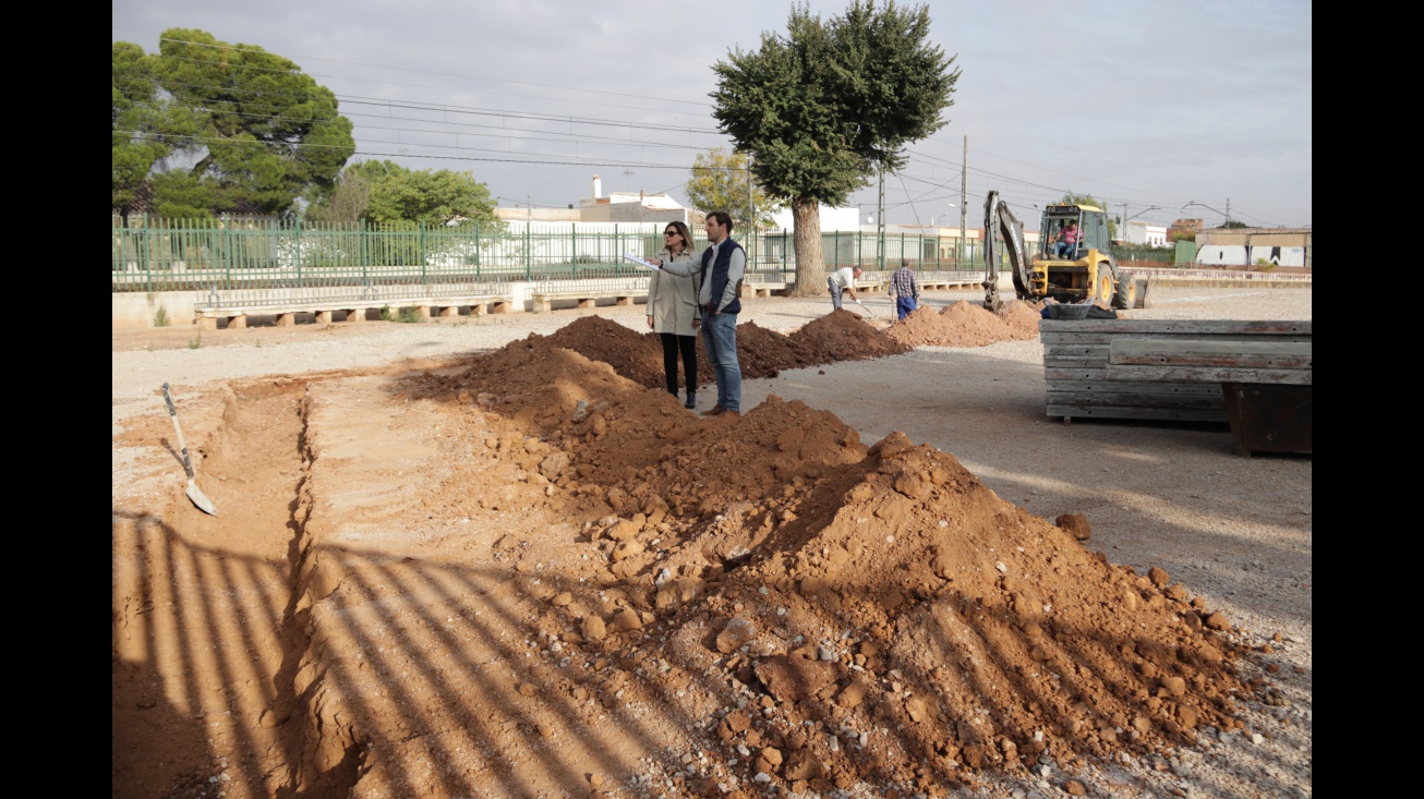 Isabel Díaz-Benito visita las obras junto al jefe del Servicio Técnico