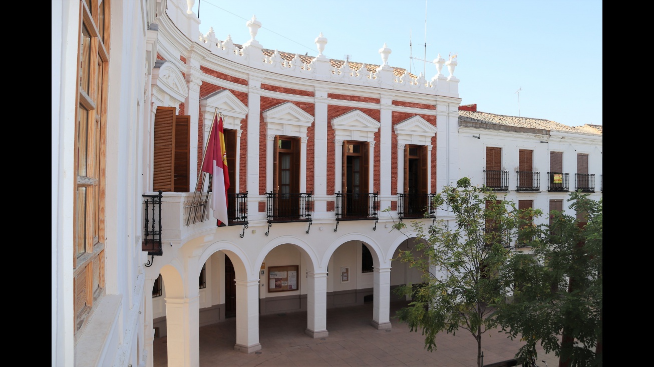 Fachada del Ayuntamiento de Manzanares