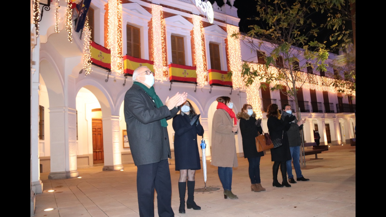 Aplausos tras el encendido del alumbrado navideño