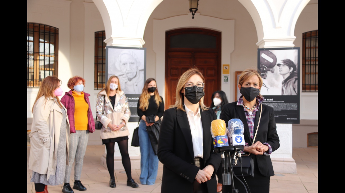 Exposición Mujeres X Mujeres