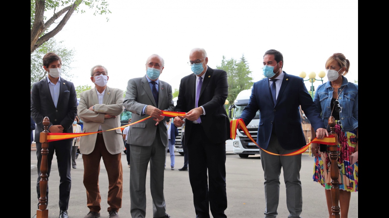 Inauguración de la feria a cargo del alcalde y del delegado de Hacienda y Administraciones Públicas