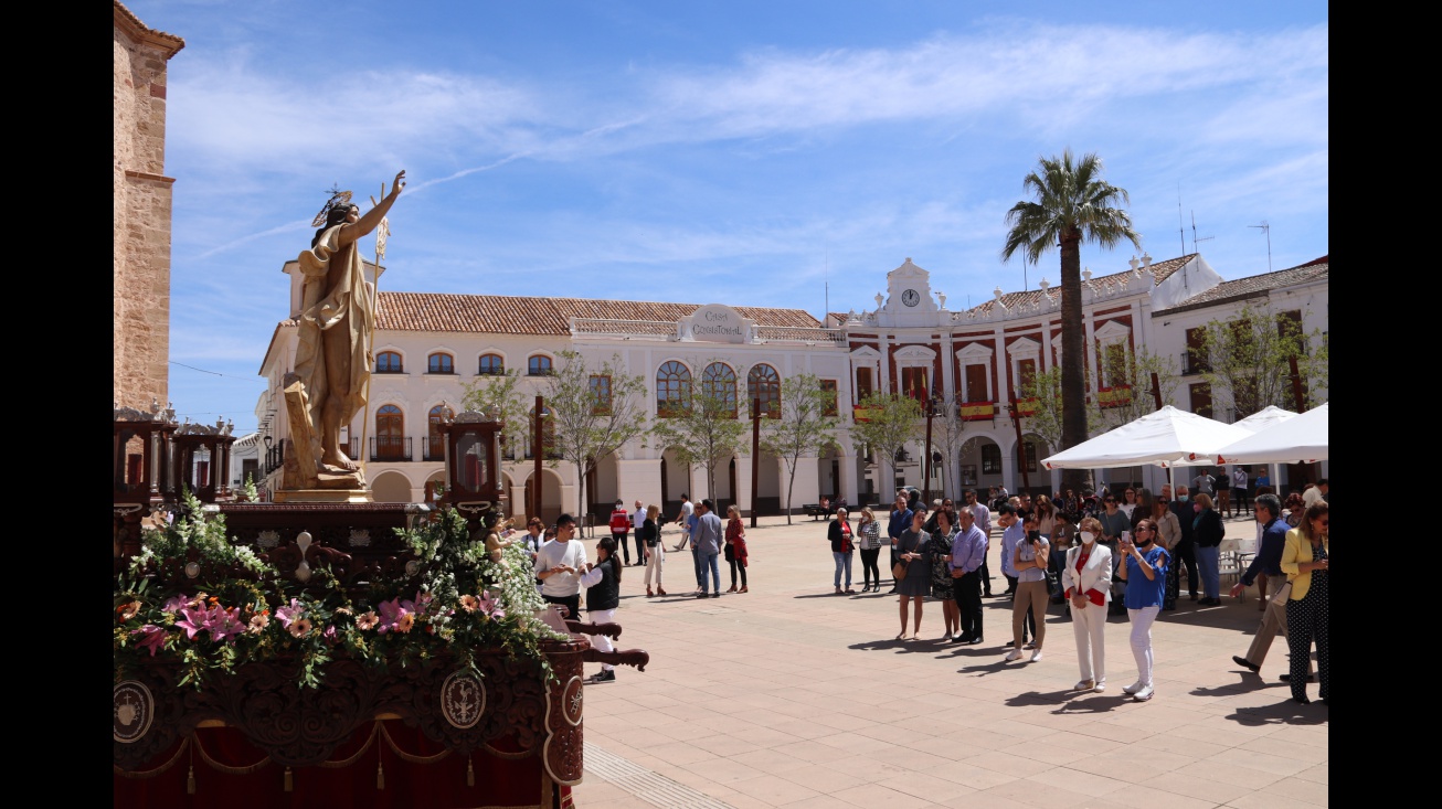 Salida de Cristo Resucitado en la procesión del Domingo de Resurrección