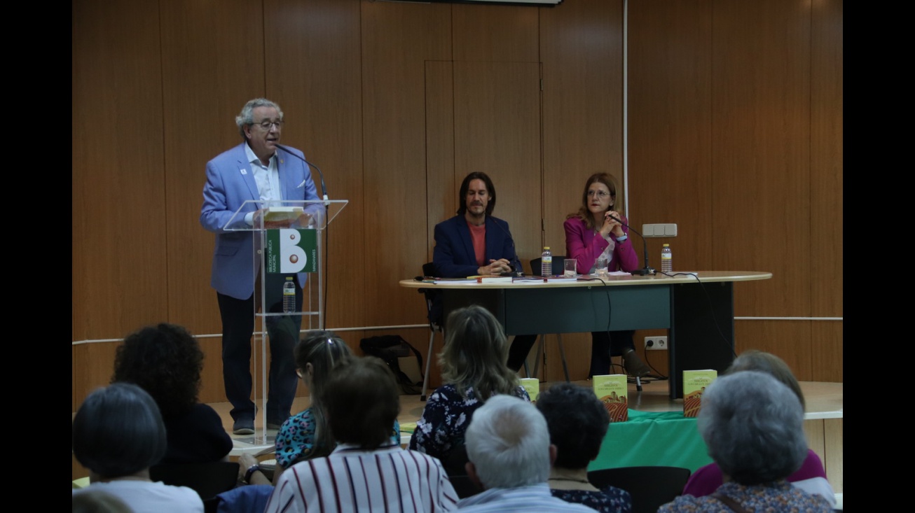 Presentación del libro 'Los jubilados los carga el diablo' de Luis Chacón