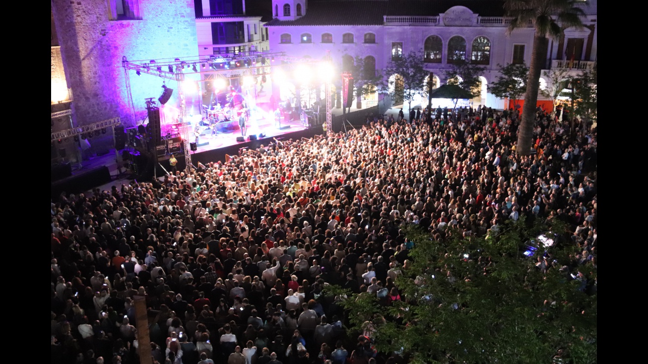 Loquillo en su concierto en la plaza