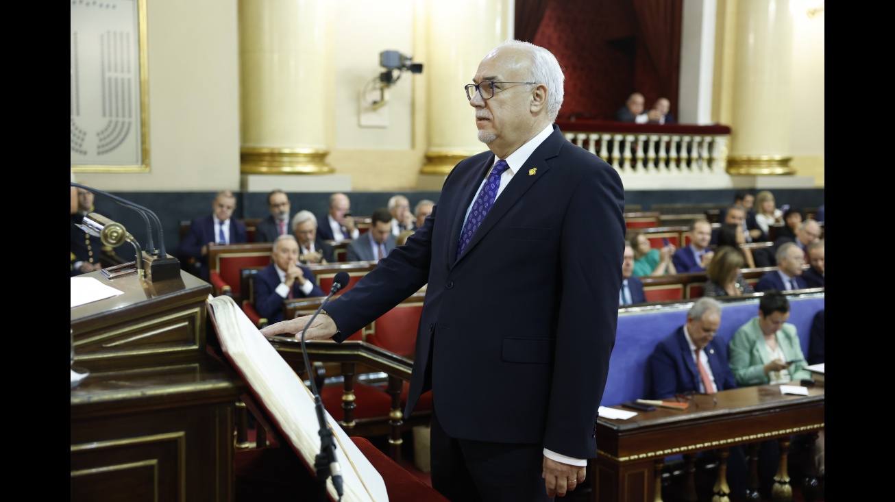 Toma de posesión de Julián Nieva en el Senado