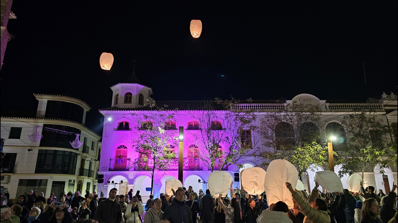 Imágenes del acto del 25N del año pasado en la plaza de la Constitución